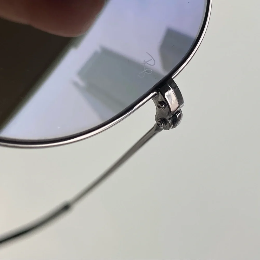 Ray-Ban Polarized Aviator Sunglasses with Case - Picture 4 of 7